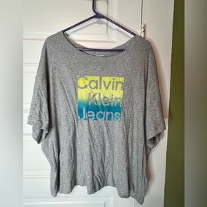 Calvin Klein tee. Bundle $10 items at 2/$10